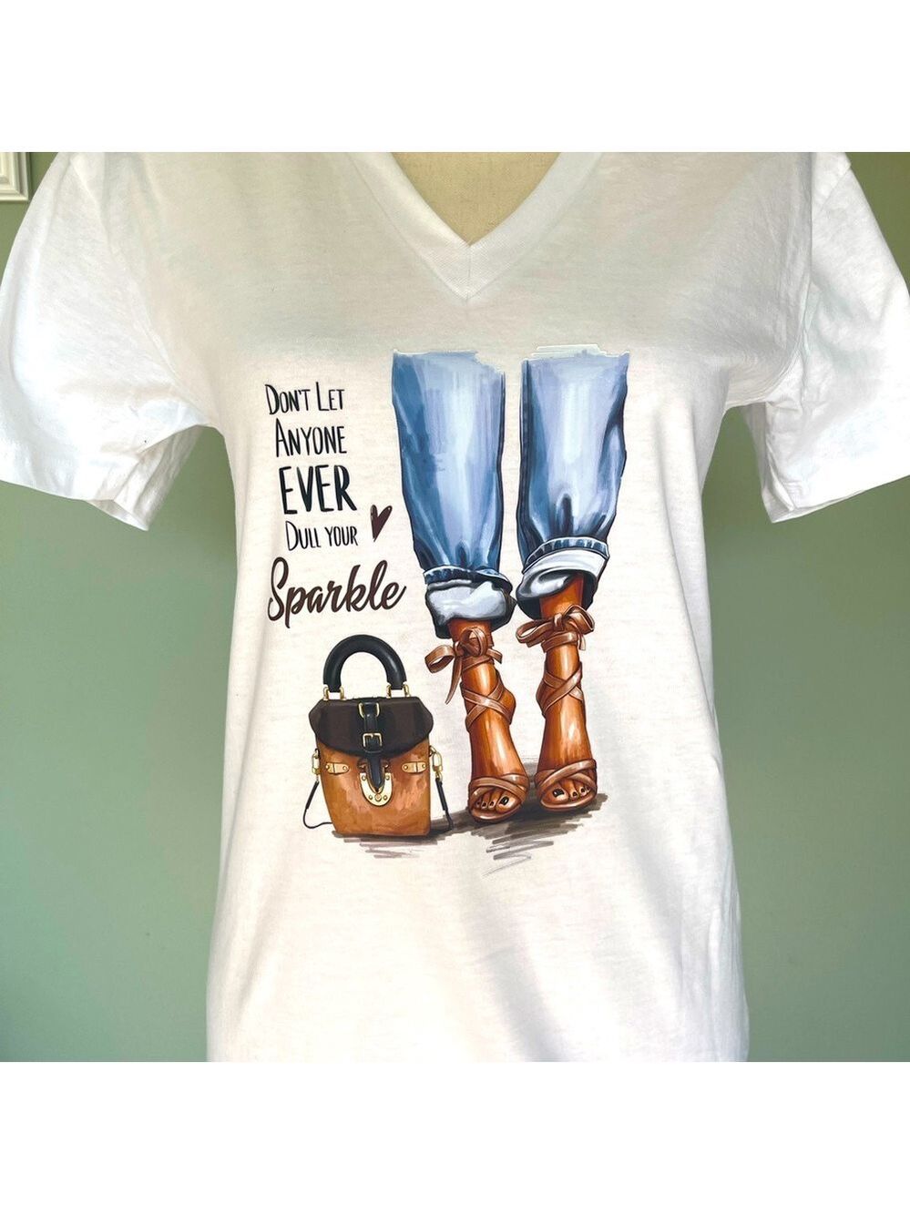 New Don’t Let Anyone Dull Your Sparkle T-Shirt Size Small - Picture 2 of 2